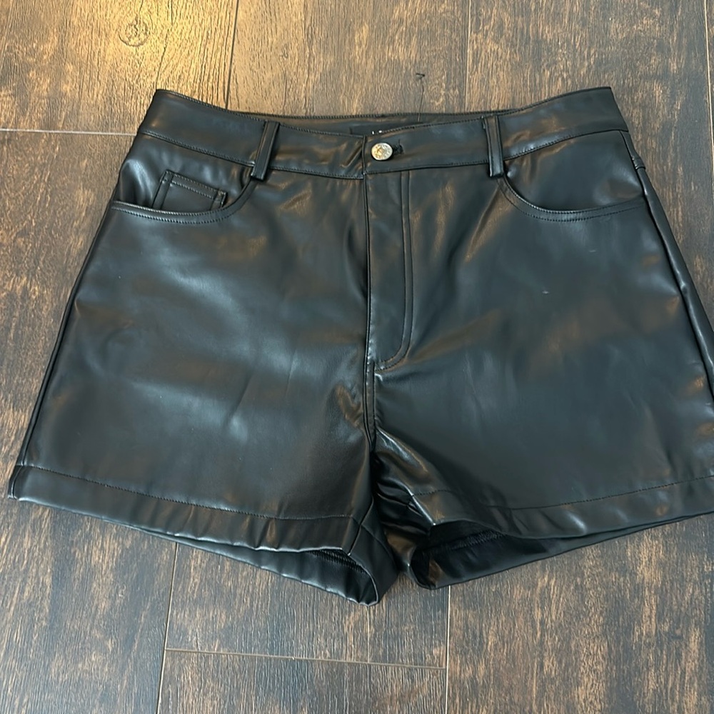 Akira - Faux Leather shorts